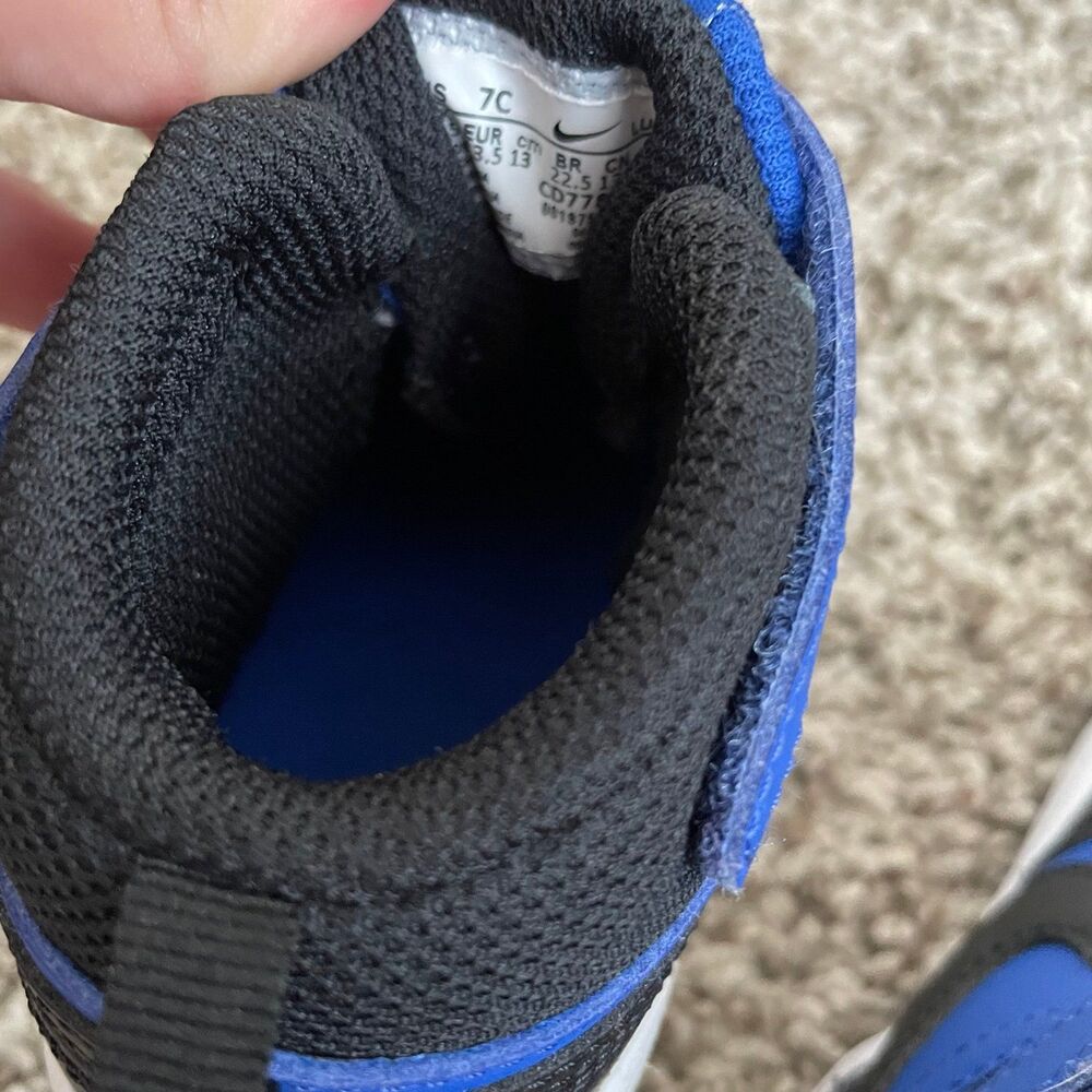 Size 7 / Toddler Boy Nike Sneakers - Picture 9 of 9